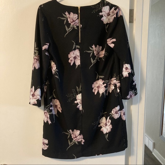 Dynamite 3/4 sleeve dress - Picture 2 of 2